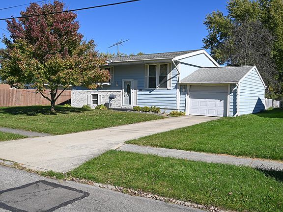 2nd image of 1100 Bahama Dr