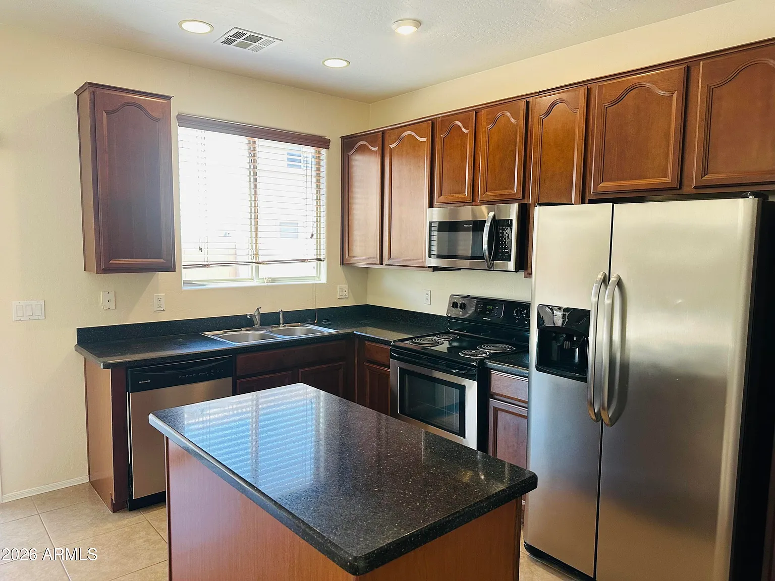 3 bed, 2.5 bath, 1578 sqft, $1,800 — Photo 4
