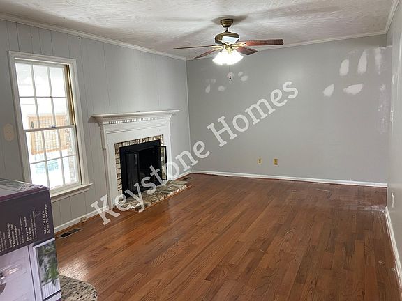 4th image of 1 Crosby Cir