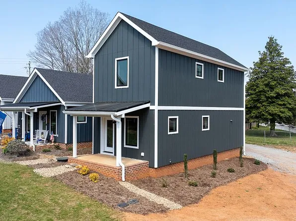 18 Cottage Ct, Granite Falls, NC 28630