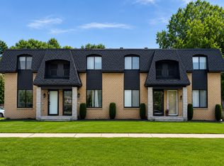 8400 Annsbury Dr #6, Utica, MI 48316