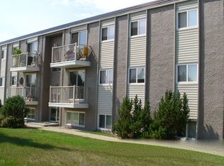 9560 163rd St NW, Edmonton, AB