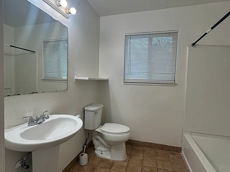 2727 El Parque Cir #D — Photo 4