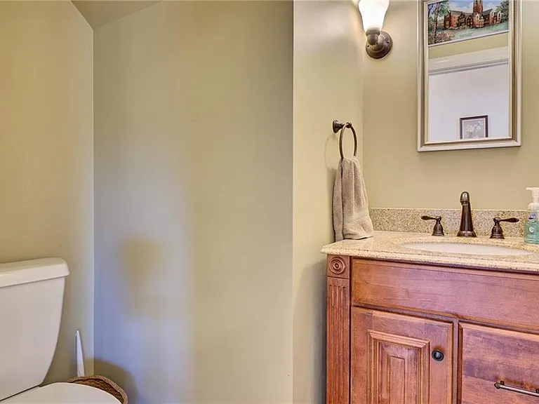 12325 Six Ponds Ln — Photo 29