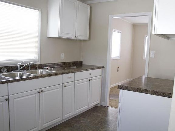 4th image of 521 Napoleon St