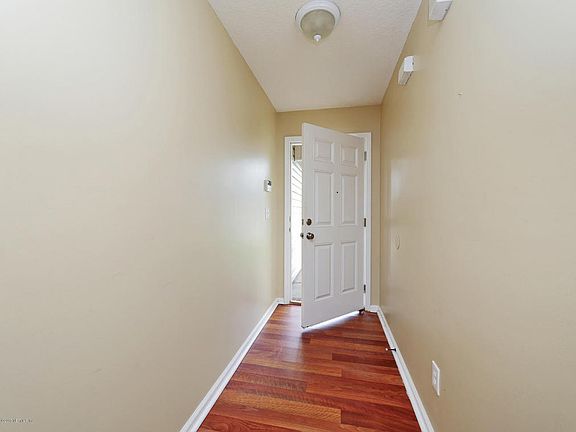 3rd image of 6431 Crimson Leaf Ln