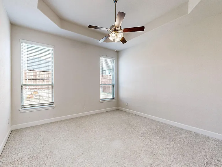 9826 Polk St — Photo 15