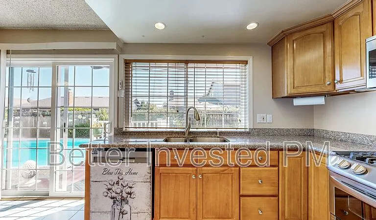 848 Sprucewood Ct — Photo 18