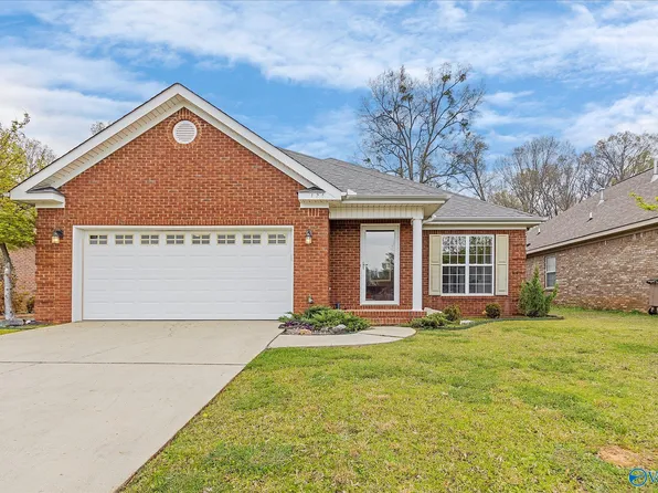 1240 Excalibur Dr SW, Decatur, AL 35603