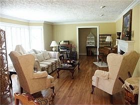 5th image of 304 Yorkshire Dr
