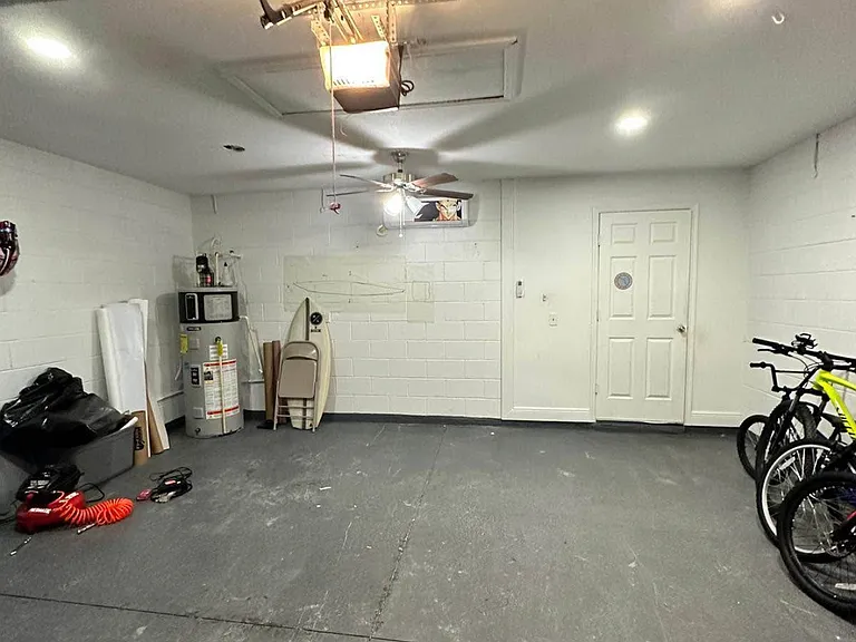 2020 Maple Ln — Photo 12