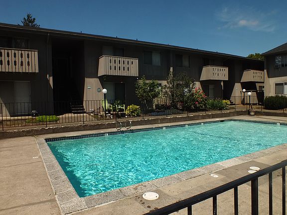 5th image of 465 Fairview Ave SE #17654009