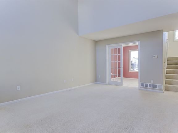 4th image of 5613 E De Blaay Ct SE
