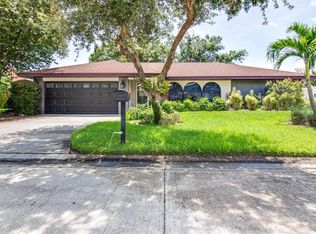 1950 Glen Lakes Cir N, Saint Petersburg, FL 33702