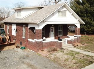 39 S 3rd St, Albion, IL 62806