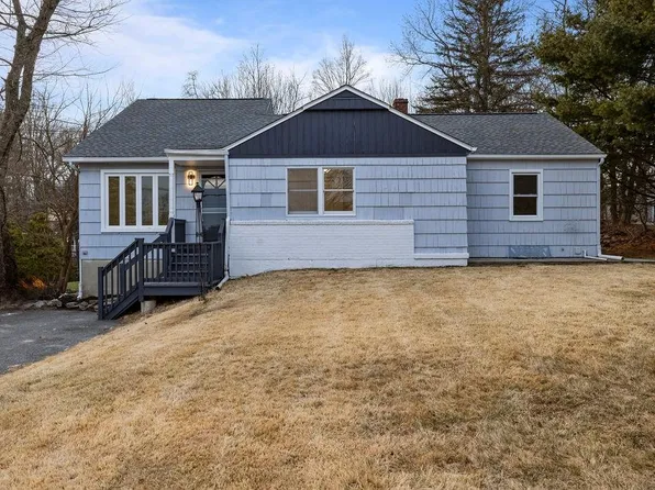 38 Mid Oaks Street, Monroe, NY 10950