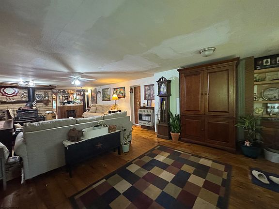 5th image of 806 Indian Run Rd