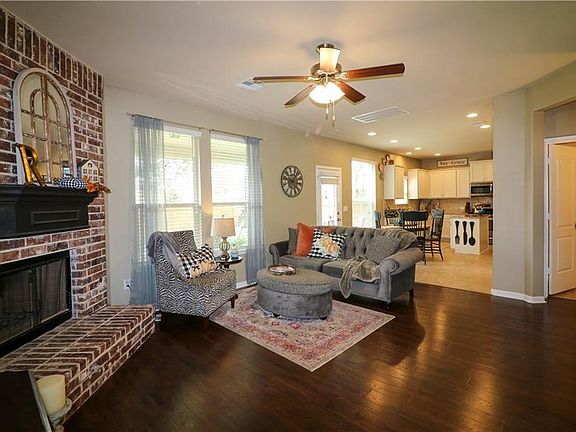 5th image of 2505 Etta May Ln