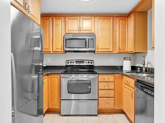 5th image of 362 Commonwealth Ave APT 4C