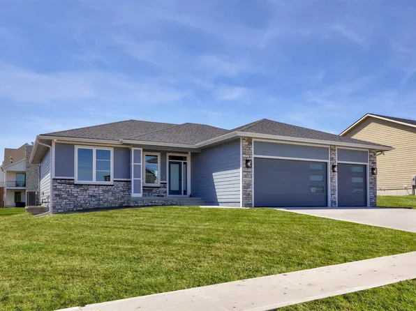 18274 Hidden Knl, Clive, IA 50325