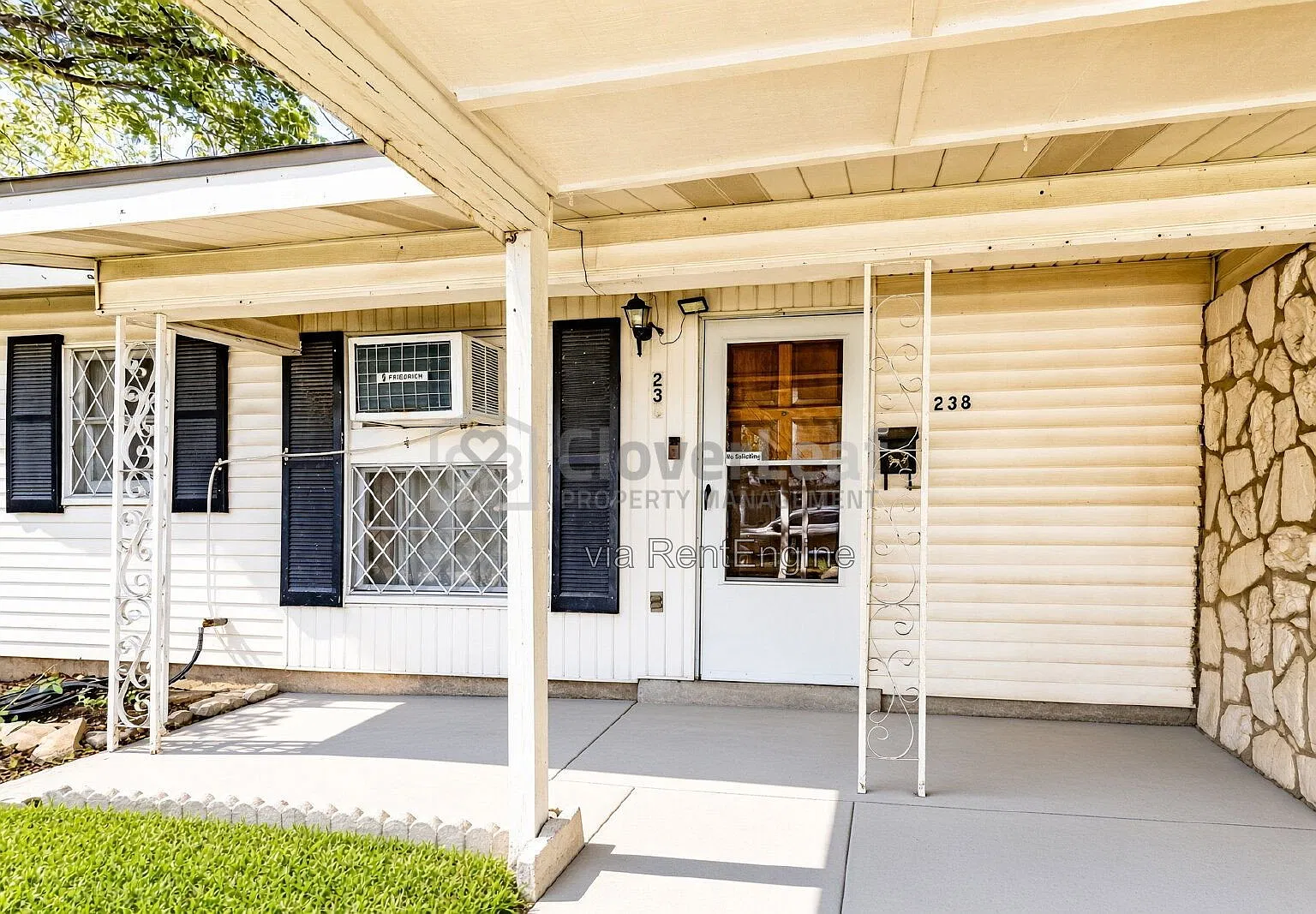 3 bed, 1.0 bath, 1594 sqft, $1,597 — Photo 4
