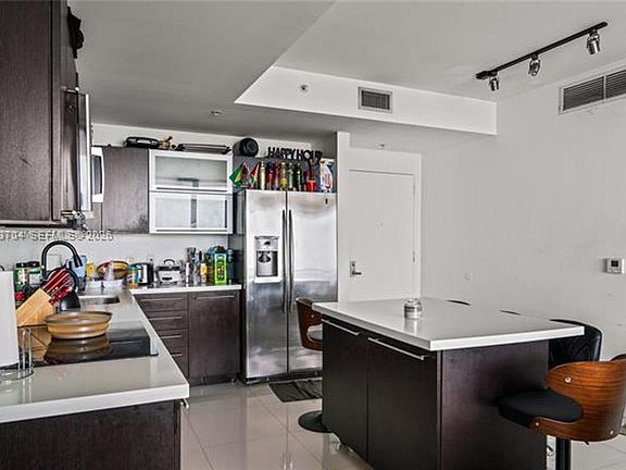3rd image of 90 SW 3rd St APT 2908