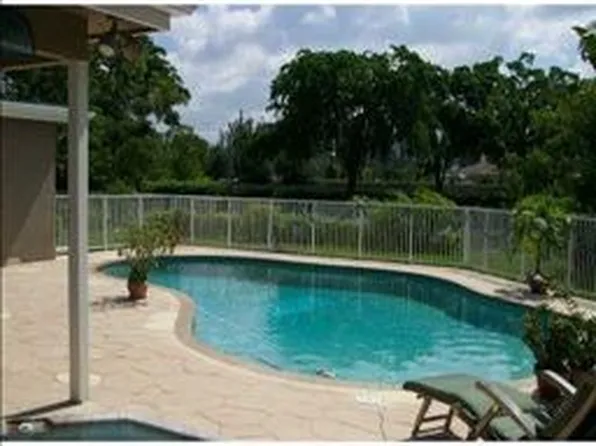 70 NW 128th Ave, Plantation, FL 33325