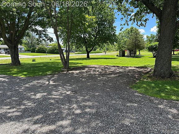 4th image of 3157 N Irish Rd