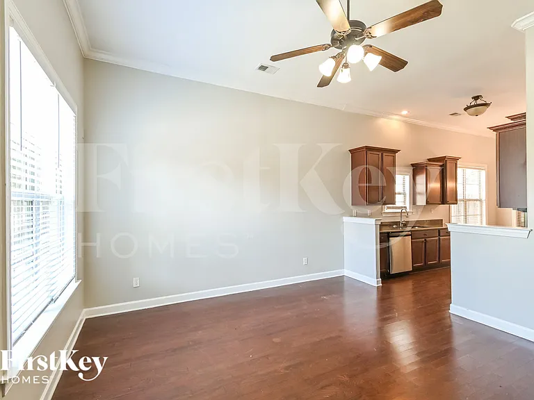 10258 Evening Hill Dr — Photo 2