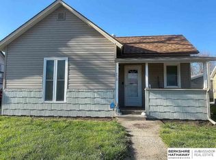 212 E Gardiner St, Valley, NE 68064