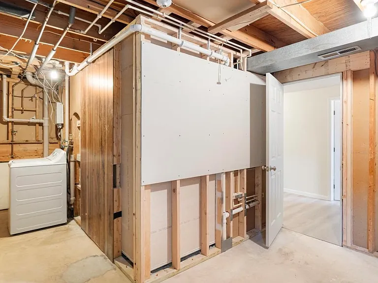 347 Kearney Dr — Photo 16