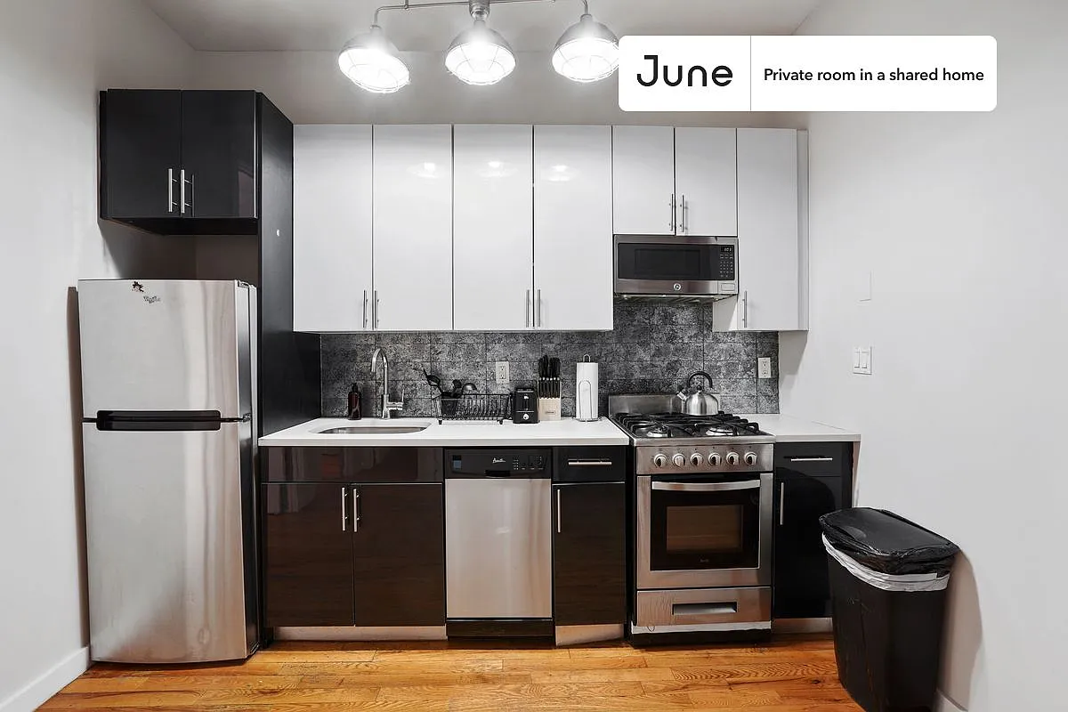 Full bedroom in 4 bed/1.5 bath home in Bedford-Stuyvesant #867 A — Photo 4