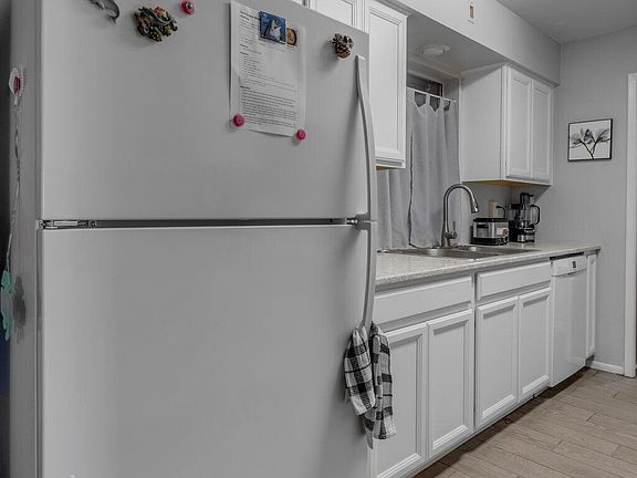 2nd image of 4961 E FLORIAN Avenue