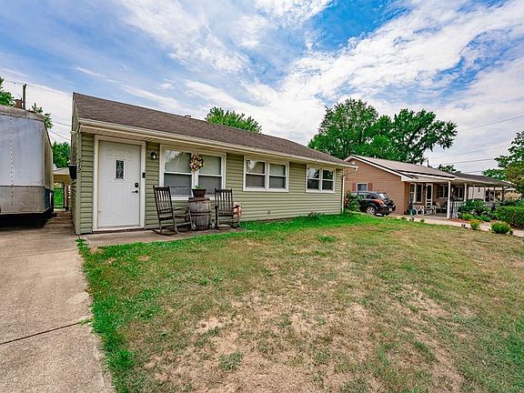 2nd image of 512 Rose Dr