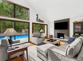 10 Wooded Oak Ln, East Hampton, NY 11937