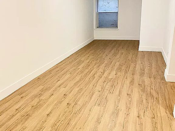 2nd image of 135 Charles St APT Lle