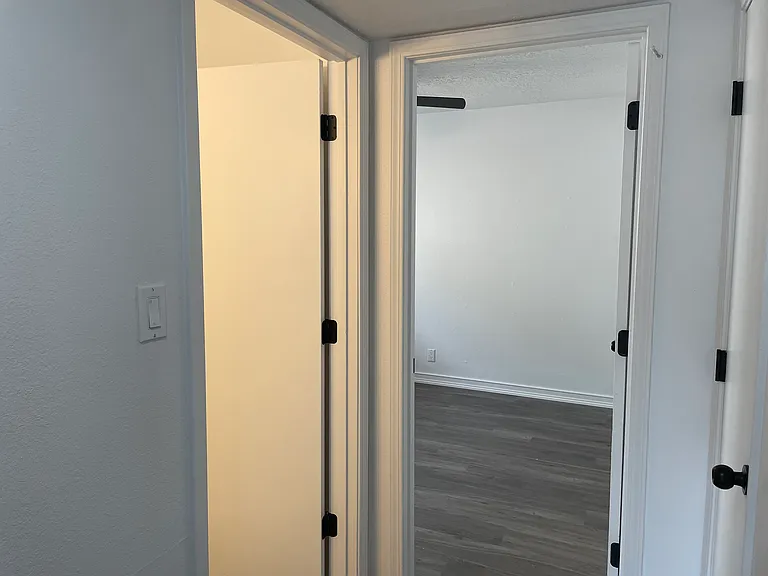 Remodeled 2 Bdr / 2 Bath w/ the Foothills at Your Fingertips — Photo 27