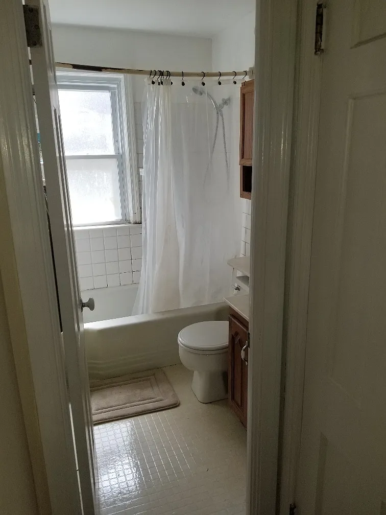 3 bedroom Bungalow with finished basement.. — Photo 2