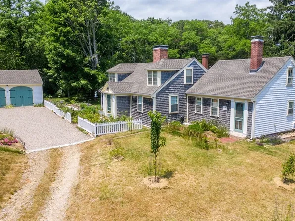 276 County Rd, Bourne, MA 02532