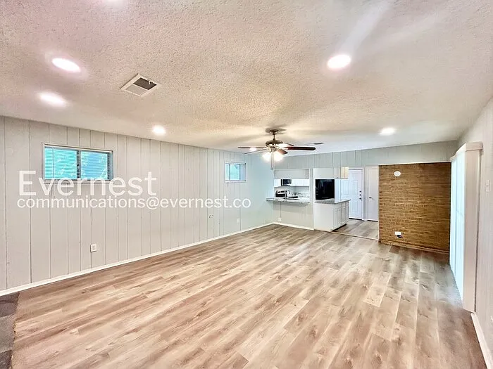 1505 Hanover Dr — Photo 9