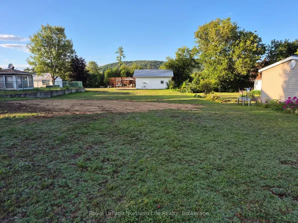 383 Park St, Mattawa, ON P0H 1V0