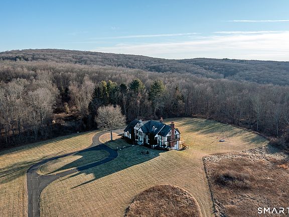 3rd image of 233 Southbury Road