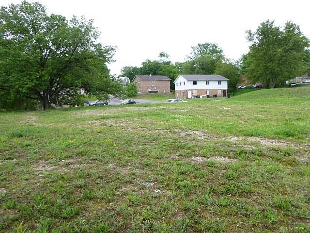 2nd image of 621 Cherry Hill Dr