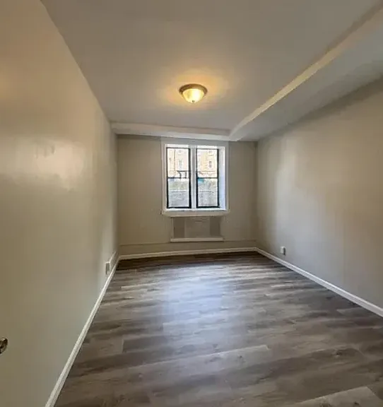 22 Van Velsor Pl #25-1G — Photo 3