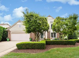 1182 Arabian Ct, South Lyon, MI