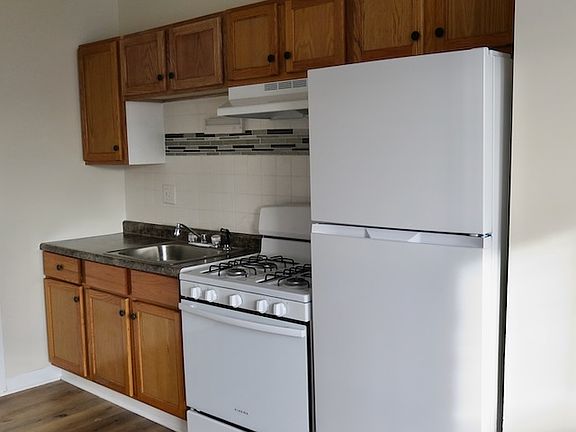 2nd image of 4340 S Drexel Blvd #126