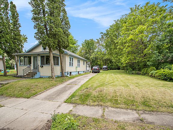 3rd image of 30 Cynthia St