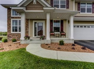 2785 Pondview Curv, Victoria, MN 55386