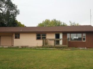 536 W 1st St, Sherwood, ND 58782