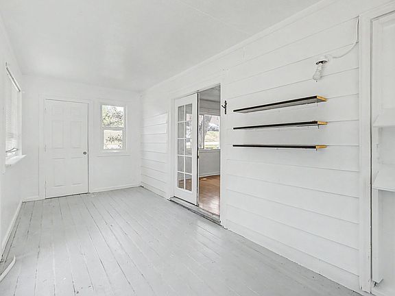3rd image of 5606 W 17th Ave